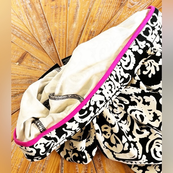 Used Adrienne Vittadini Black & White Paisley Print Full Midi Skirt in Size S - Picture 5 of 9